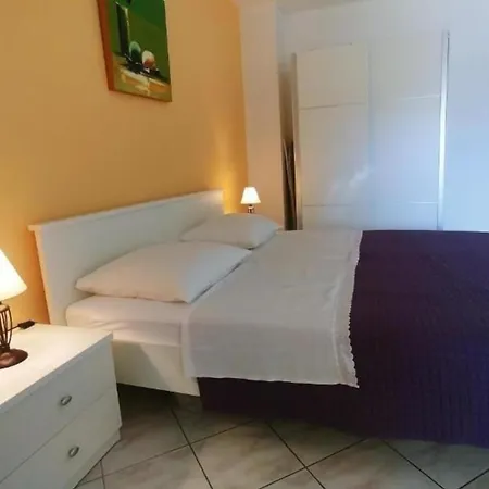 Apartment Gemuetliches Erdgeschoss-studio Fuer 2 Personen Crikvenica