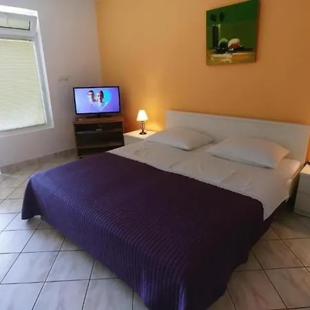Gemuetliches Erdgeschoss-studio Fuer 2 Personen Apartment Crikvenica